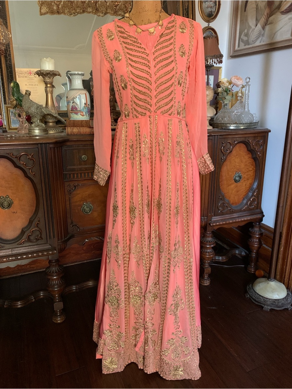 Vintage Stunning Exotic Romance Peach Satin / Gold Embroidered Party Prom Dress